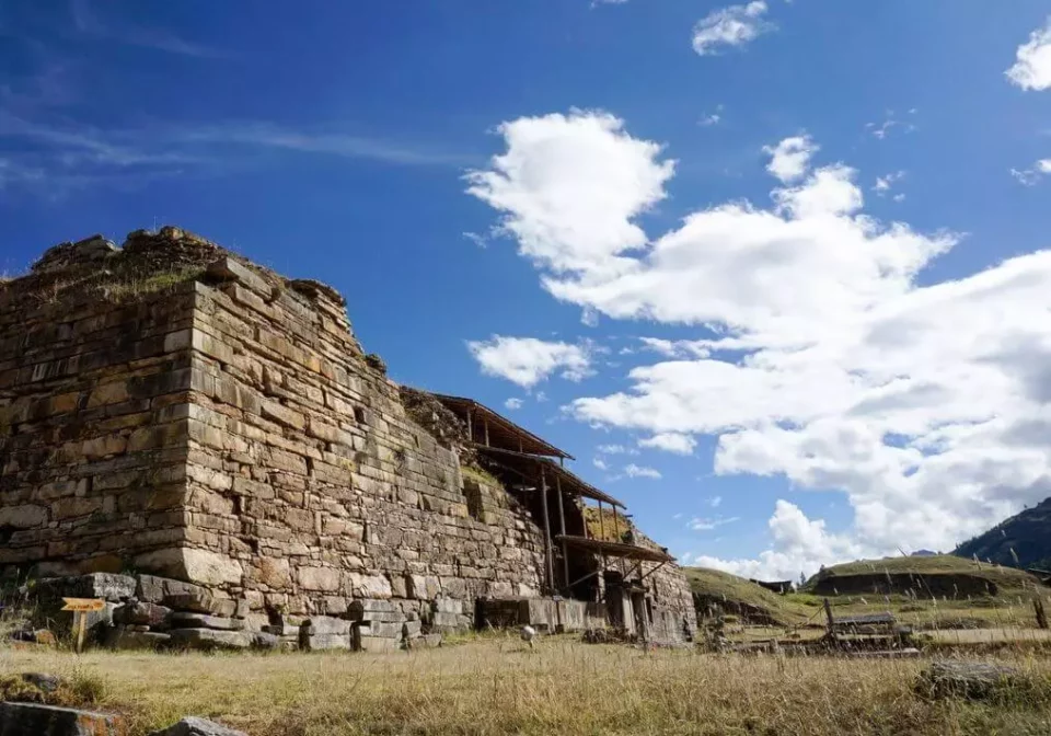 Ancient Peruvian ruins are a sight to see once the overseas moving company finishes its work