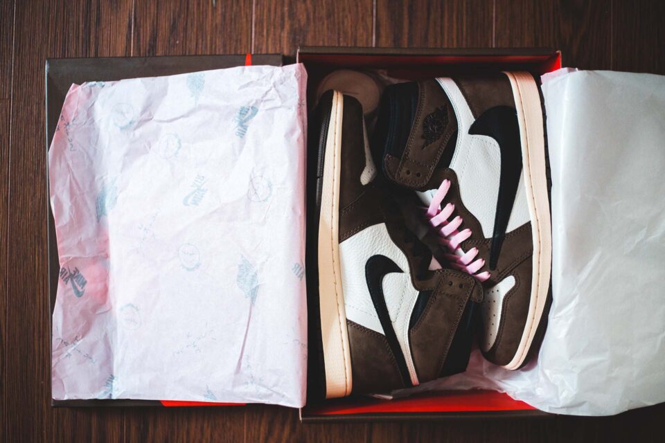 Air Jordan 1 snickers in a box